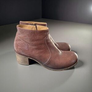 Vero Cuoio Brown Ankle Boots with Chunky Heel